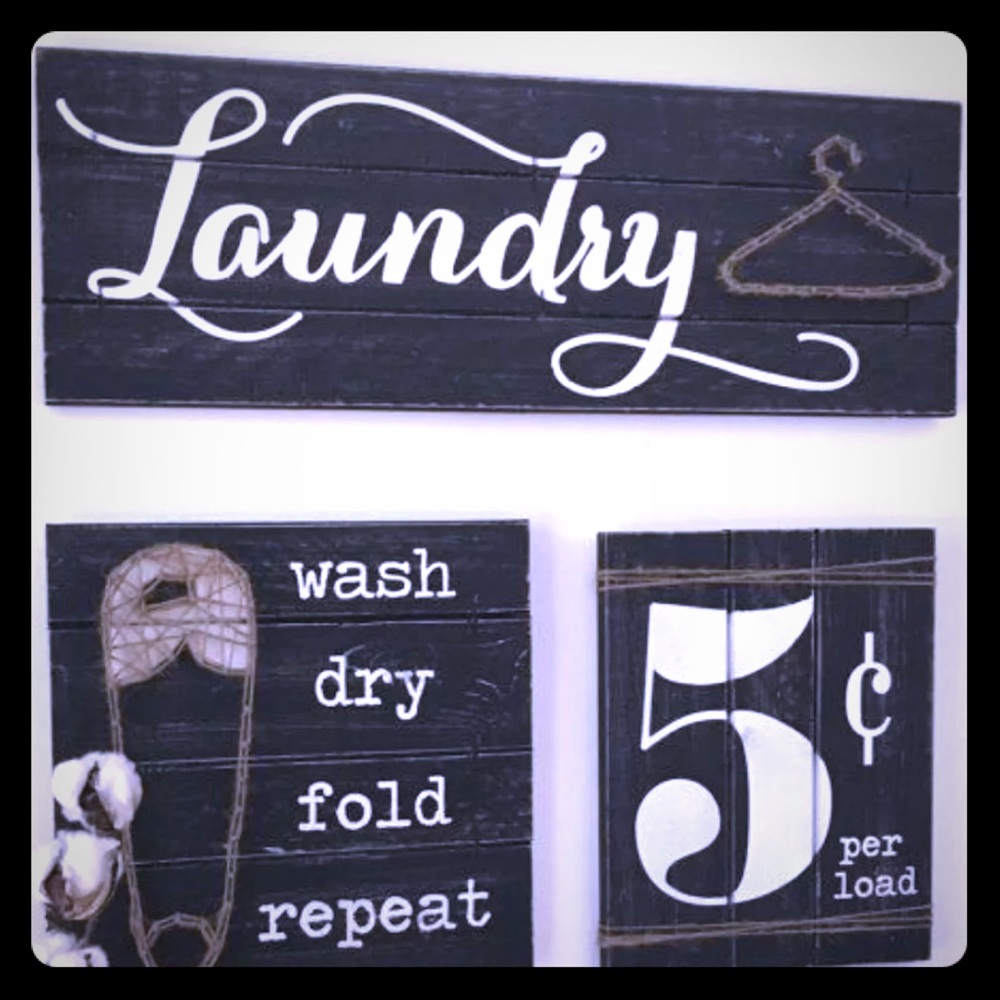 Laundry sign set